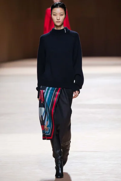 Look 8